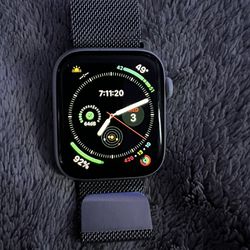 Apple Watch Series 5 (44MM)