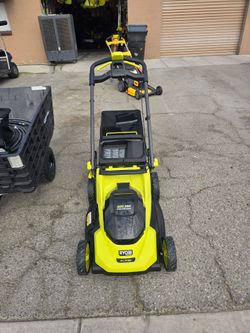 Lawnmower Ryobi shelf push panchos tools