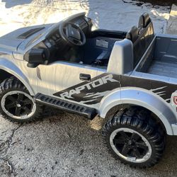 Battery Operated Gray Truck (toy)