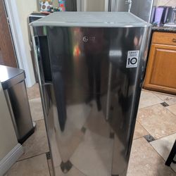 LG Mini Fridge
