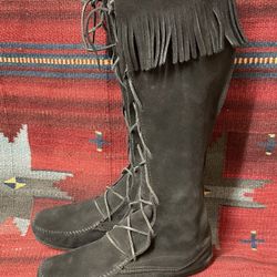 Black suede Minnetonka moccasin boots Pre owned
