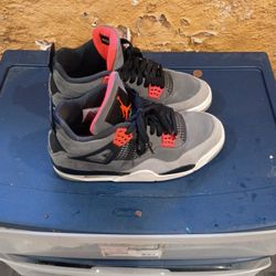 Jordan 4s  Size9