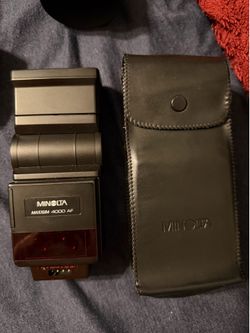 Minolta Maxxum 4000 Camera flash with case!!!!