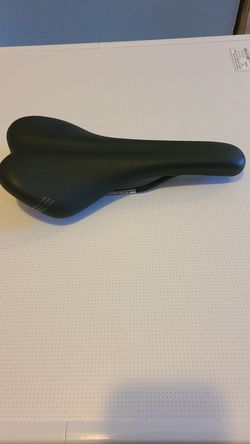 Diamondback Oem saddle from a Century1