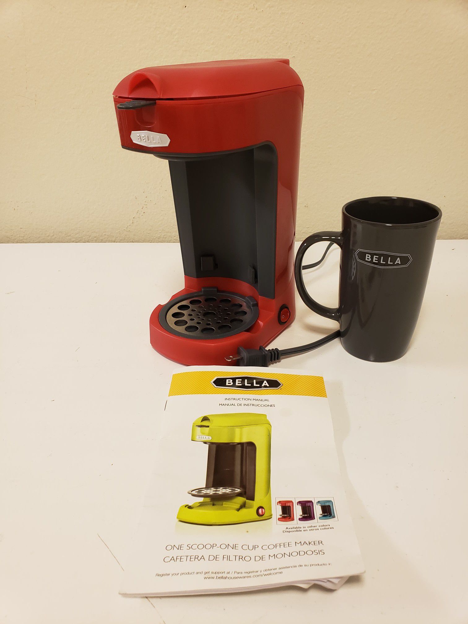 Bella One Scoop One Cup Coffee Maker With Instructions and Mug for Sale in  Santa Rosa, CA - OfferUp