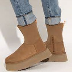 UGG Women's Classic Dipper platform boots in Chestnut NWOT