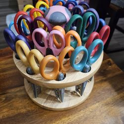20 Kraft Edgers Crafting Scissors With Wood Spinning Holder