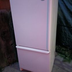 Amana Refrigerator 