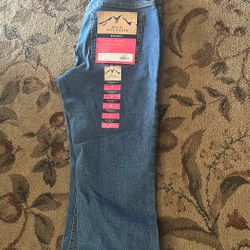 Women’s Blue Mountain Jeans Size 6 New