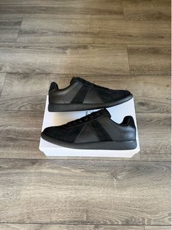MAISON MARGIELA GAT “BLACK”