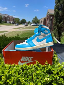Jordan 1 UNC size 8.5