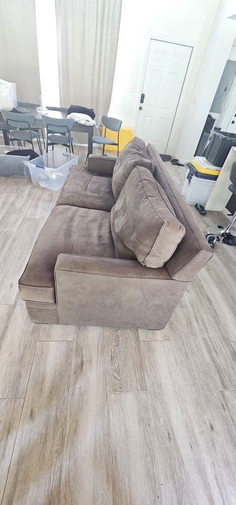 π₯ Brown Couch βSolid Wood Frame - Must Sell by Saturday! $110 OBO π₯