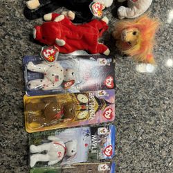 BEANIE BABY COLLECTION IN MINT CONDITION!!!