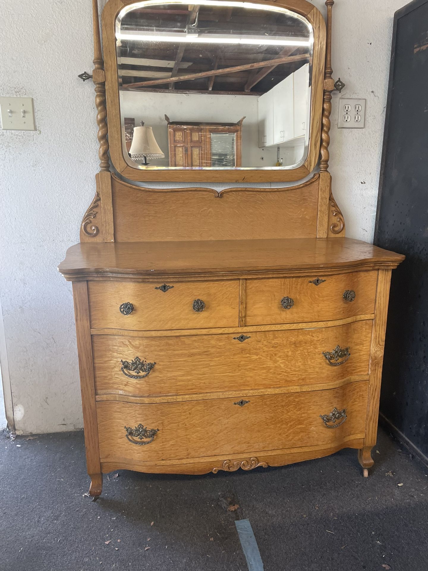 Dresser