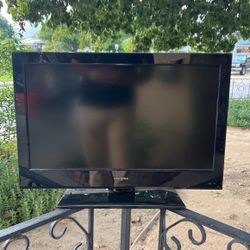 Insignia 26in TV