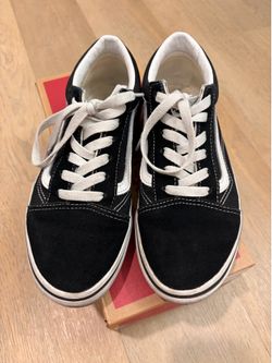 Old Skool Vans (Women’s Size: 7.5 / Men’s Size: 6)