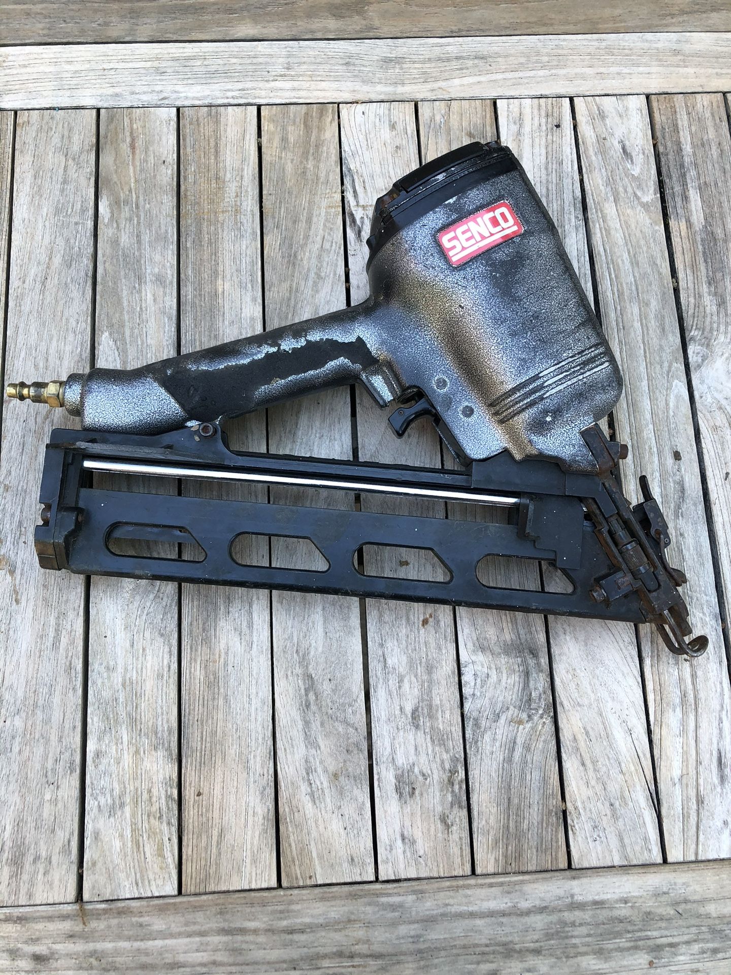 SFN40 Nail Gun Pneumatic 2.5 Inch Finish Nailer