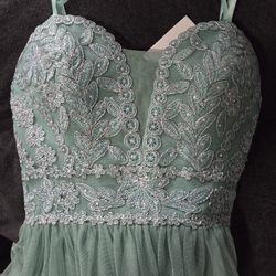 Size 3 Womens/Misses Formal Strapless Dress Mint
