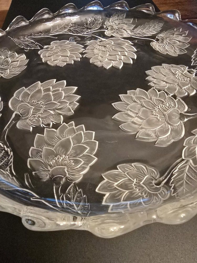 Vintage Crysanthemum Glass Serving Plate