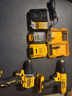 DeWalt 20V Cordless Drill Bundle – DCD794 Brushless + DCD771 + 2 Batteries, Charger & Bit Set