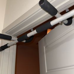Pull up bar