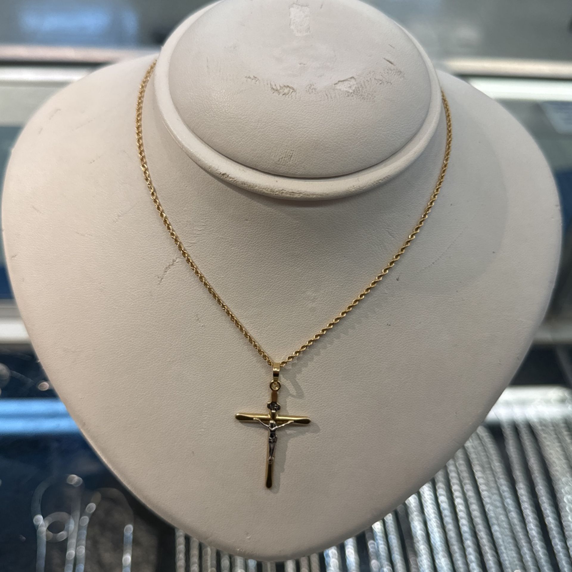 14k Cross Necklace 3.6 Grams