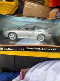 Maisto Porsche 911 Carrera 4S 1:18 Die-Cast