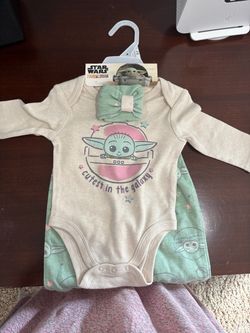 Star Wars The Mandalorian Grogu ("Baby Yoda") infant 3-piece with headband set.  Brand new.  0-3 months.