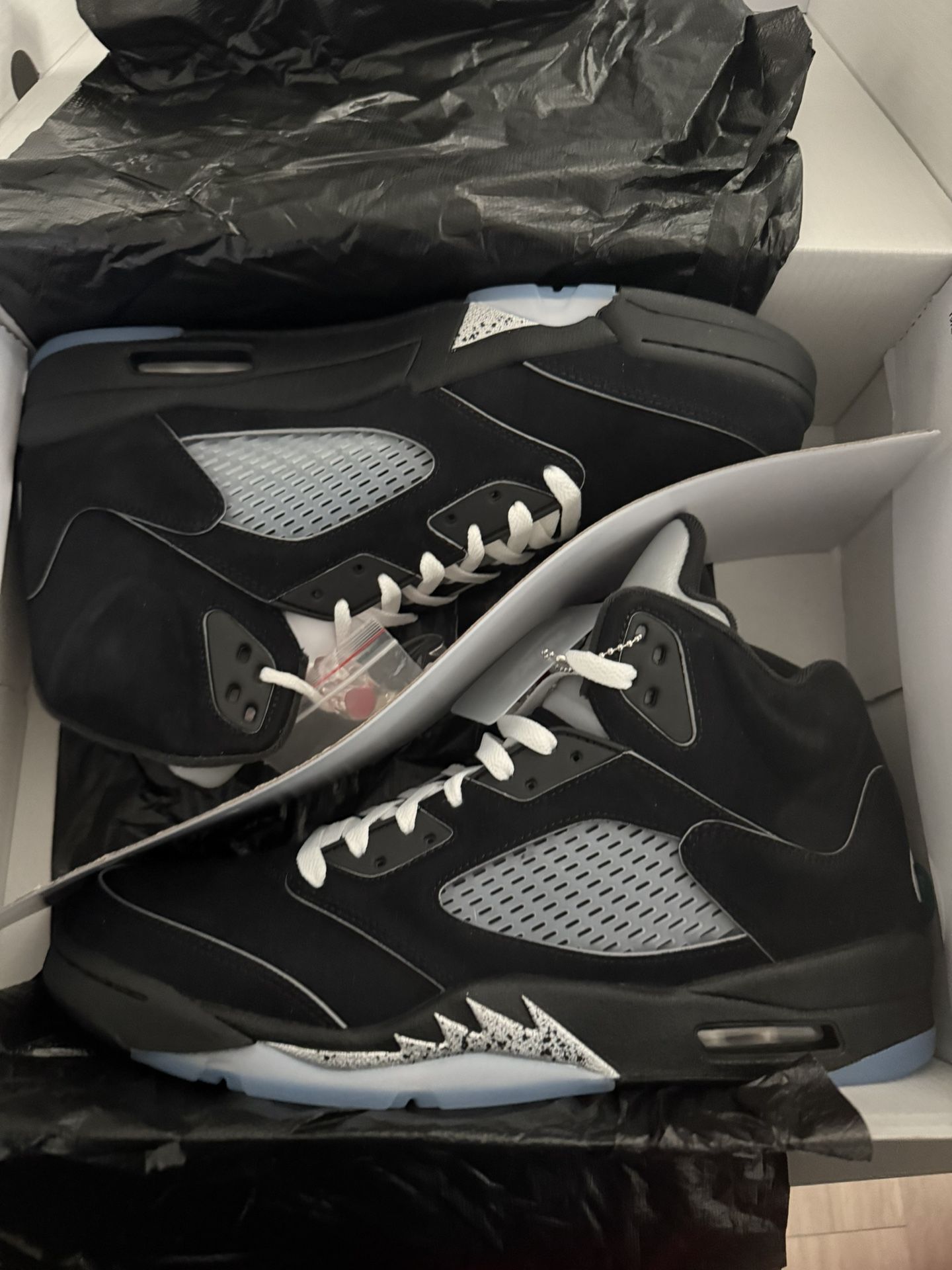 Air Jordan 5 Retro OG Black Metallic
