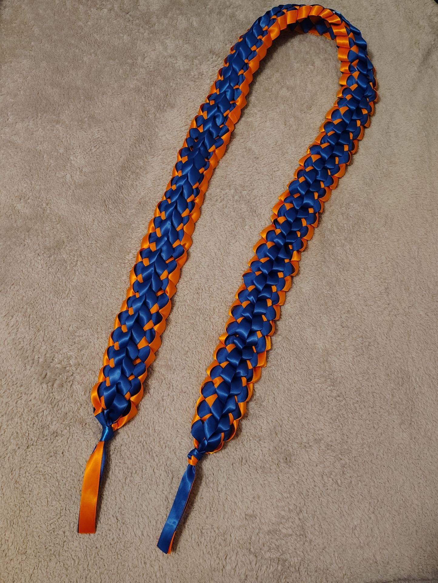 Westwood High Grad Lei