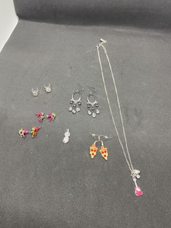 Claire’s fun jewelry
