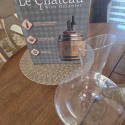 Wine Decanter, Le Chateau, new