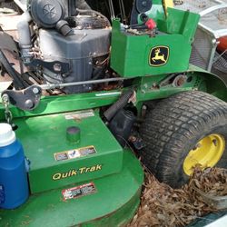 John Deere 0 Turn