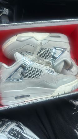 Jordan4 Retro Frozen Moments