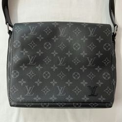 Louis Vuitton Black Monogram Messenger Bag 