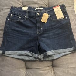 LEVIS mid Length Shorts 