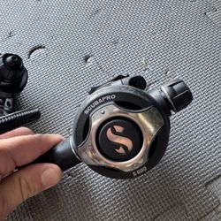 Scubapro MK25 (din) first stage and Scubapro S600 second stage regulator.