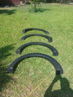 Side molding for truck