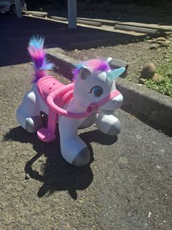 Unicorn riding toy
