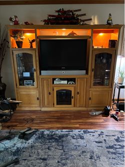 Entertainment center