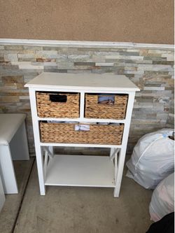 White/brown stand