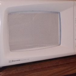 Microwaves Main Stay ( New) & Faberware 