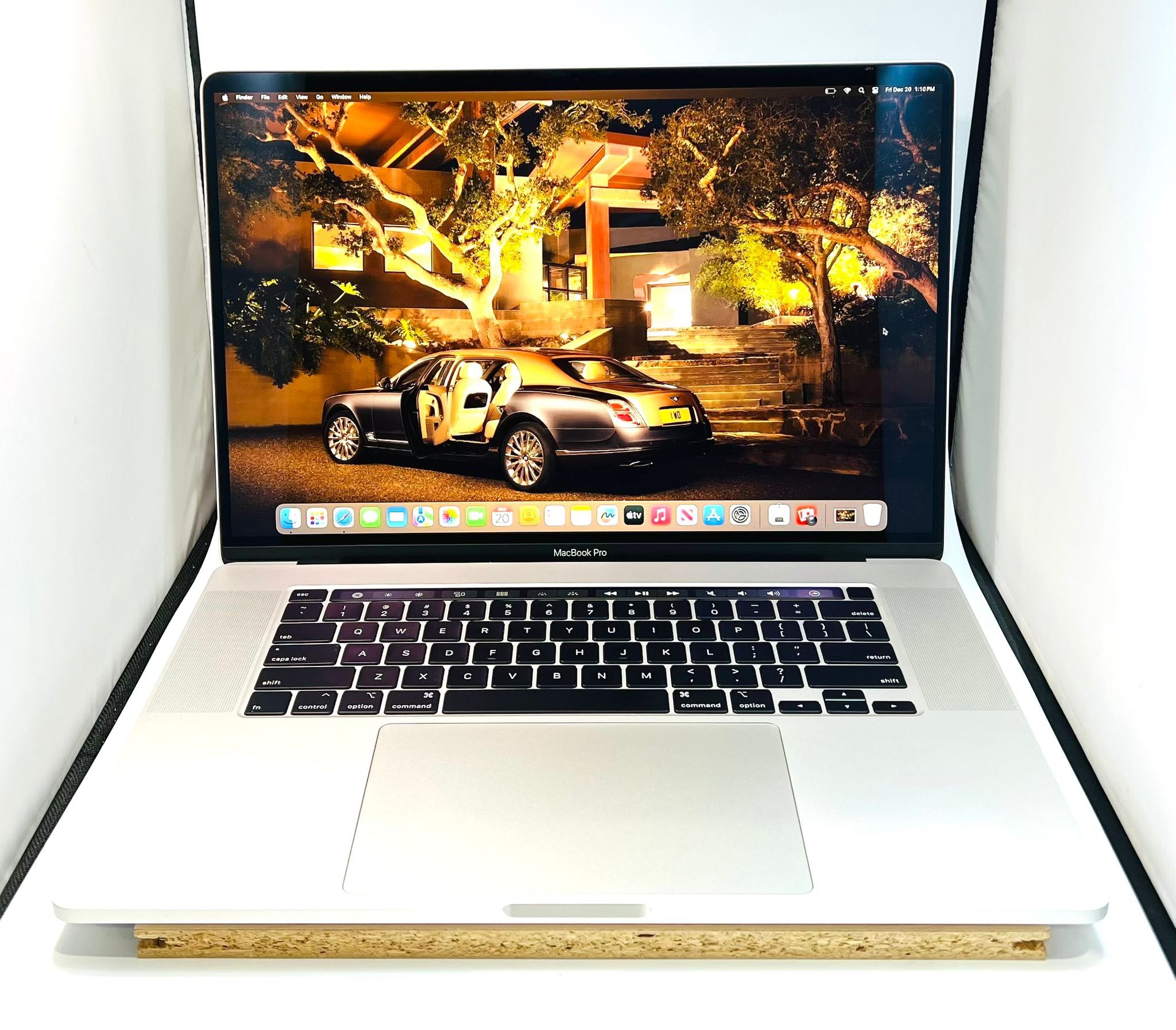 Apple MacBook Pro 16” 2019 💻 2.6Ghz 6CORE i7 16GB 500GB Radeon Pro 5300m 4GB VRAM