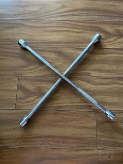 4-way cross lug wrench