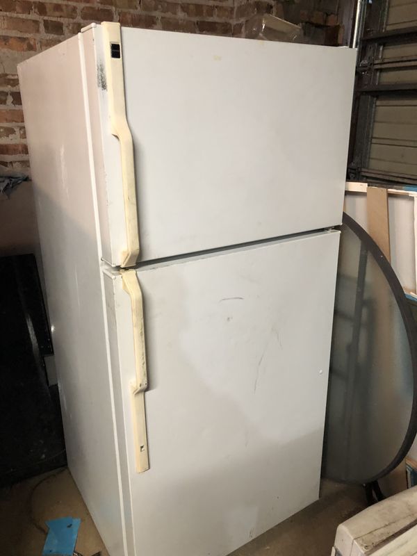 Hotpoint refrigerator for sale for Sale in Chicago, IL OfferUp
