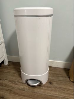 Munchkin diaper pail