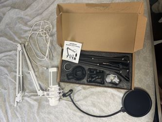 Hyperx White Quad cast Mic And Mic Stand