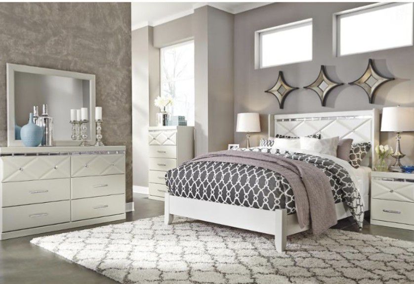 Ashley Furniture Dreamur - Champagne Queen Panel Bedroom Set

