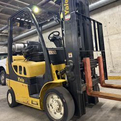 YALE forklift LATEST MODEL 5500 lb, 3 stage, side shift 