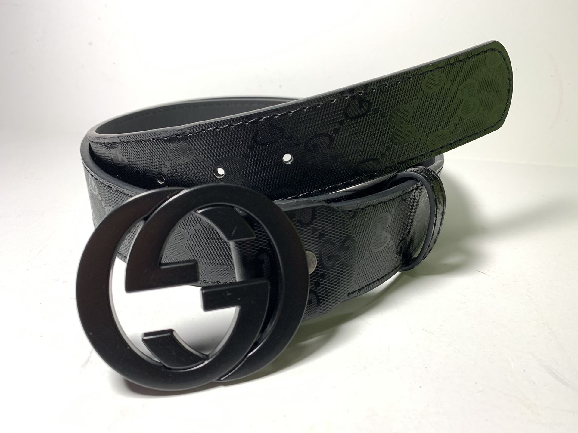 Gucci Belt fits a size 34-38 in.